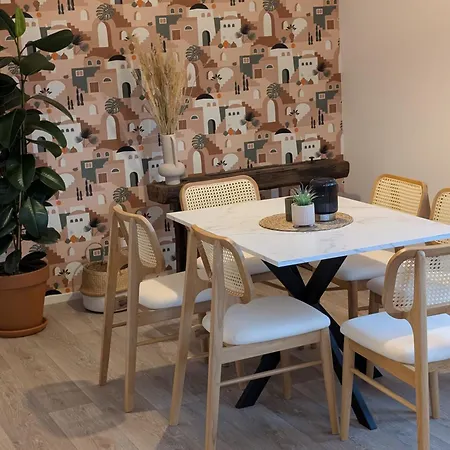 Le 143 Blum, 2 Bedrooms, 5 Personnes Daire *